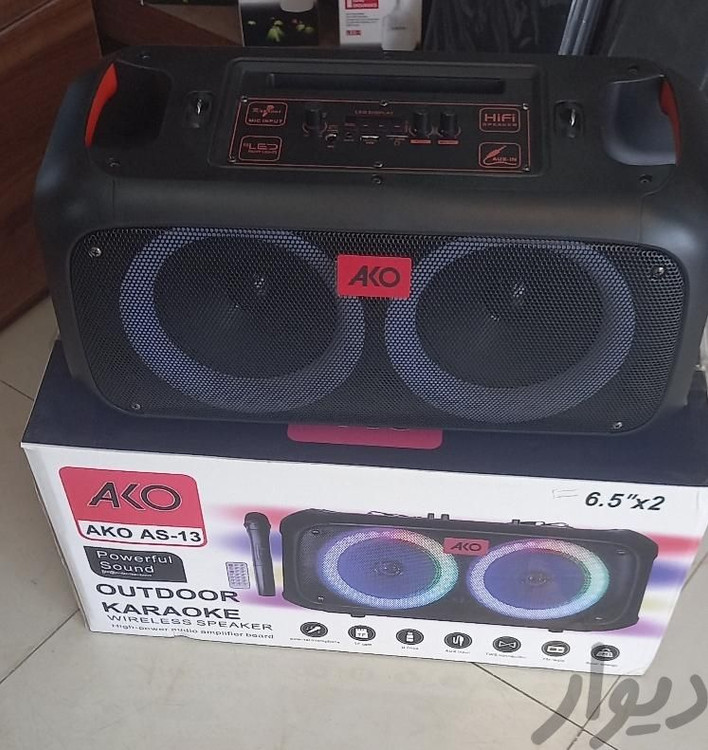 پارتی باکس آکو