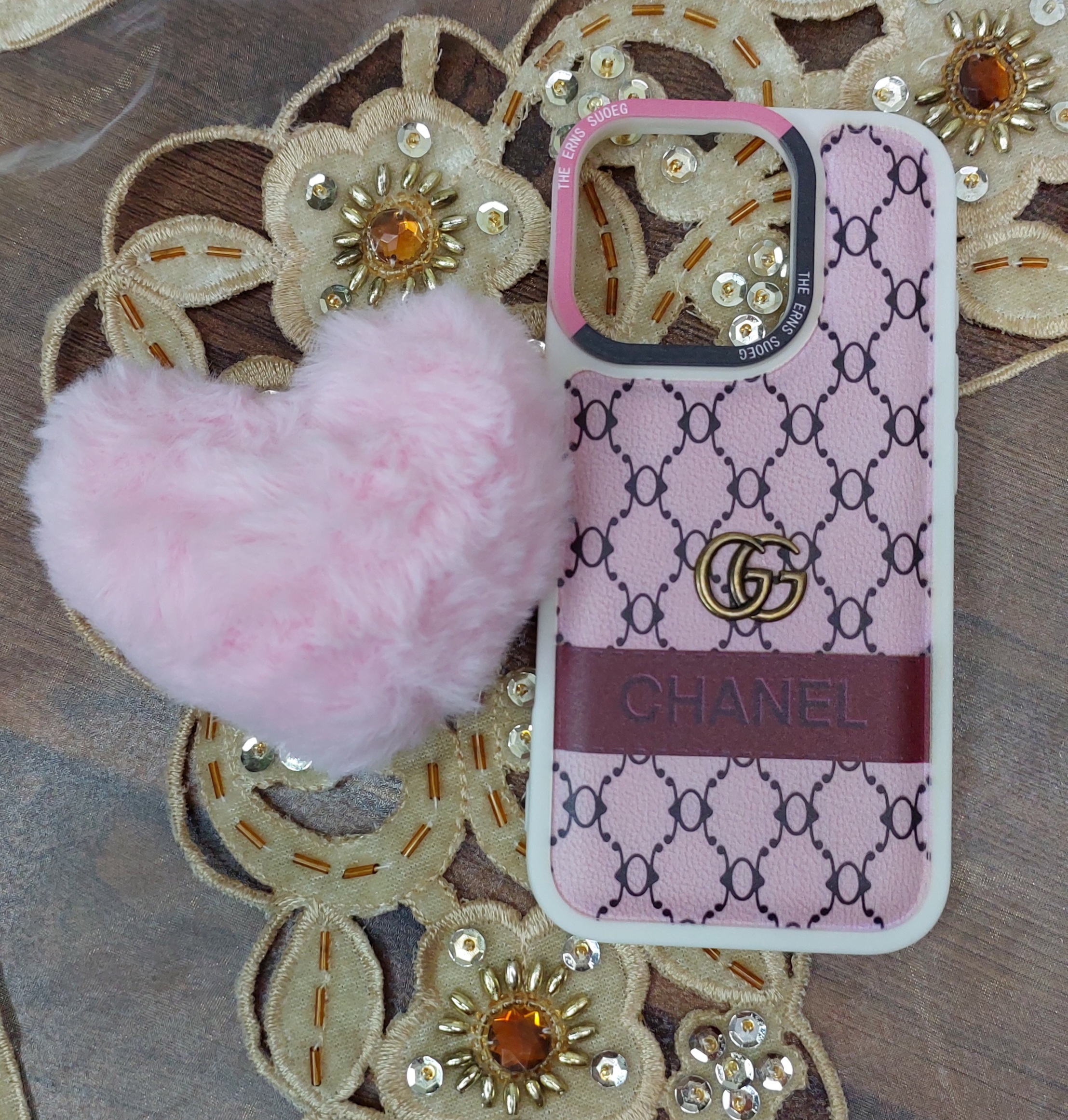 گارد iphone 16 pro