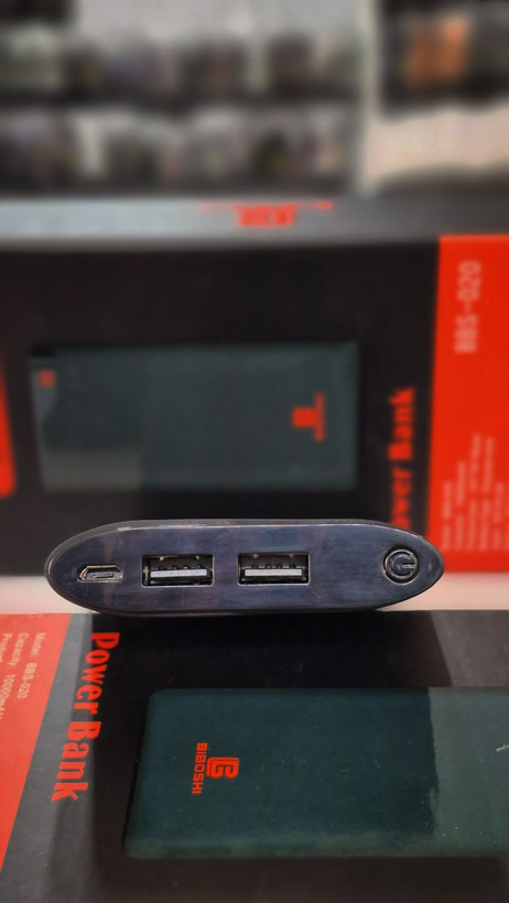 پاوربانک BIBOSHI مدل BBS-020 ظرفیت 10000mAh با نمایشگر LED، دو پورت USB و کابل آیفون و اندروید