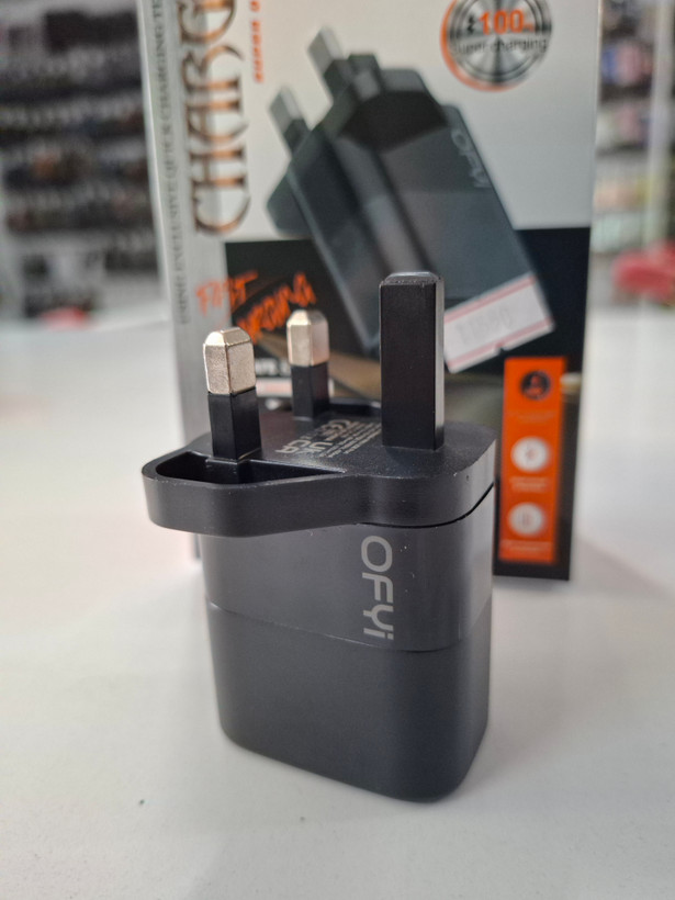 آداپتور شارژر سه پین OFYI مدل HC-09 فست شارژ QC3.0 مناسب سامسونگ و شیائومی