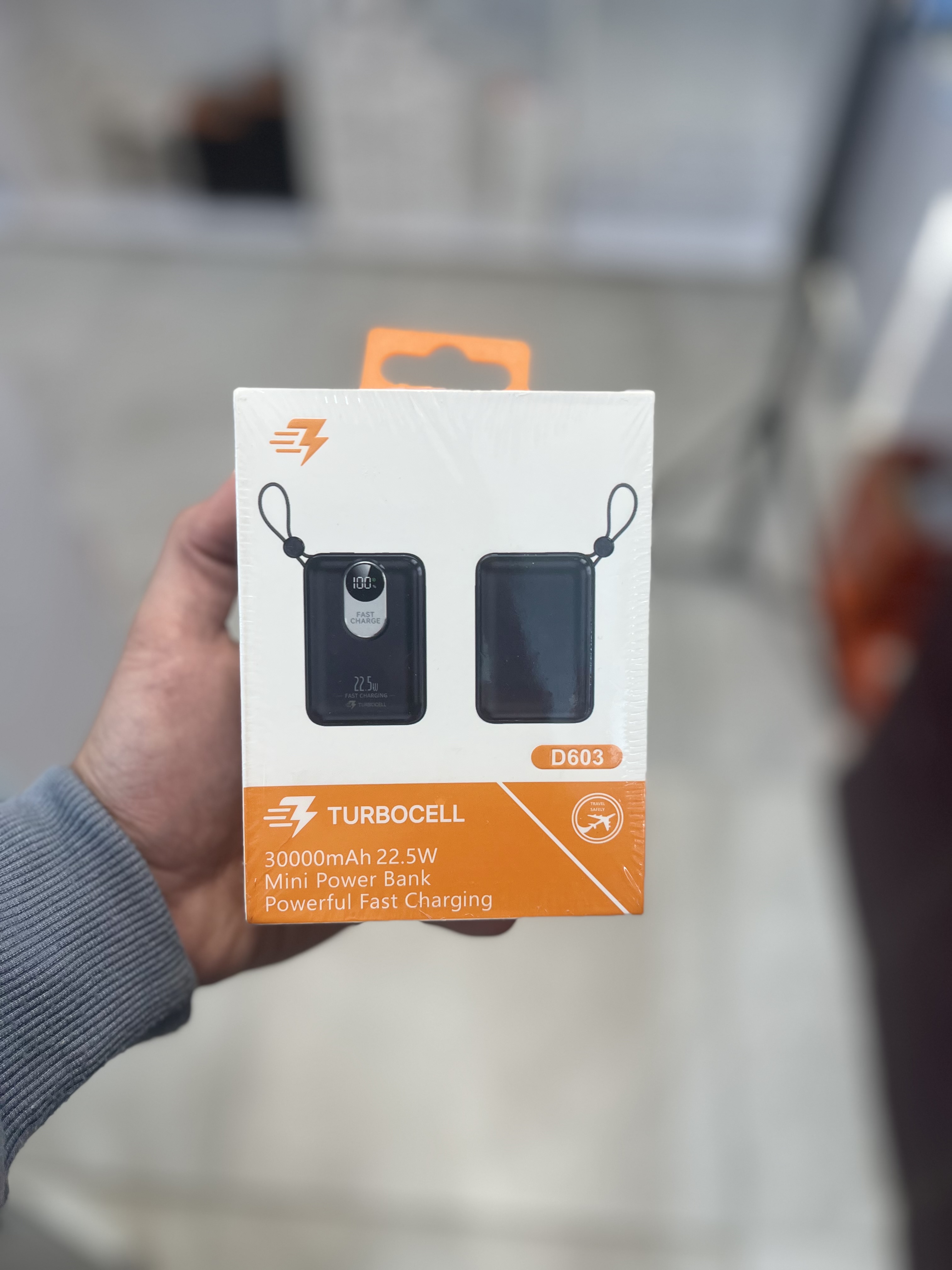 پاوربانک TURBOCELL D603 ظرفیت 30000 میلی‌آمپر ساعت فست شارژ 22.5 وات با نمایشگر دیجیتال