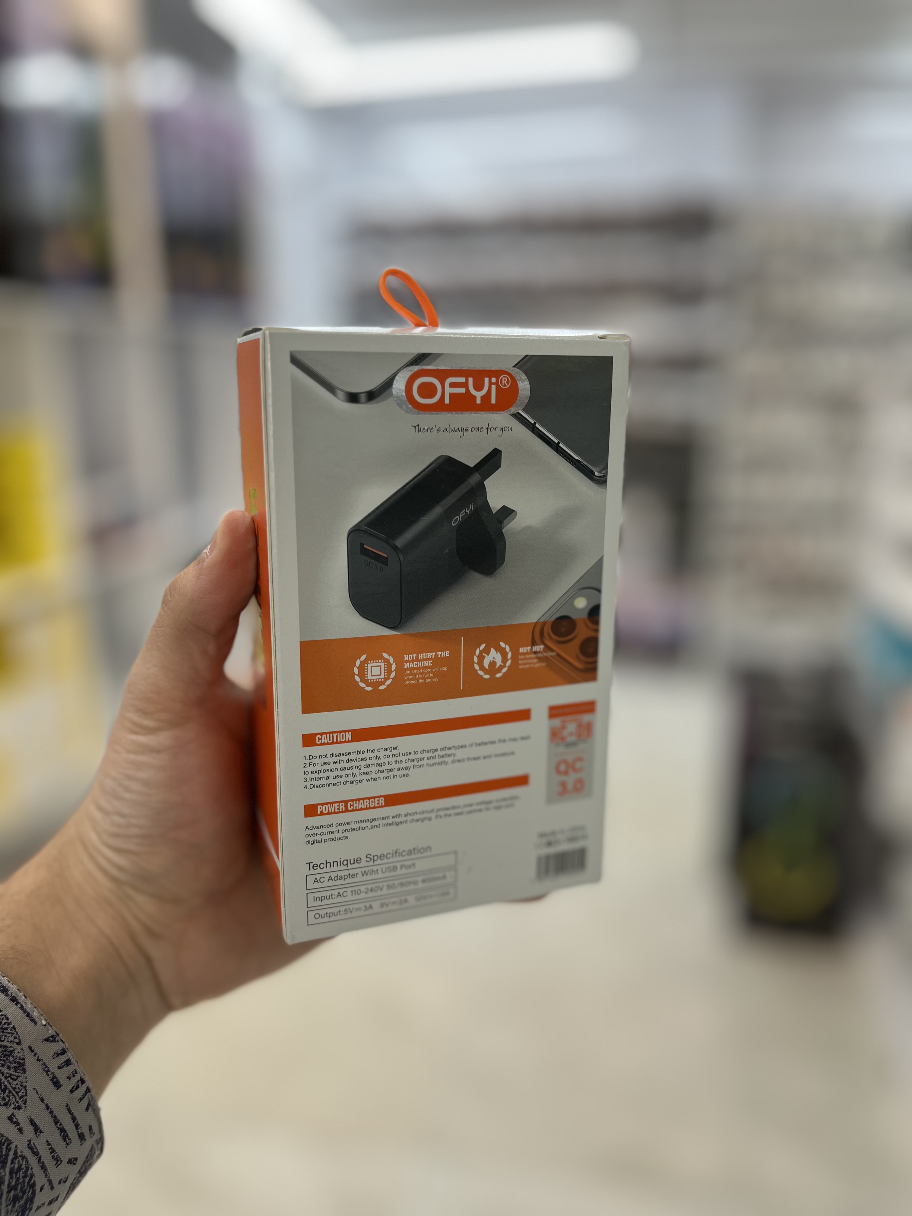 شارژر دیواری OFYi با فناوری شارژ سریع QC 3.0 و درگاه USB