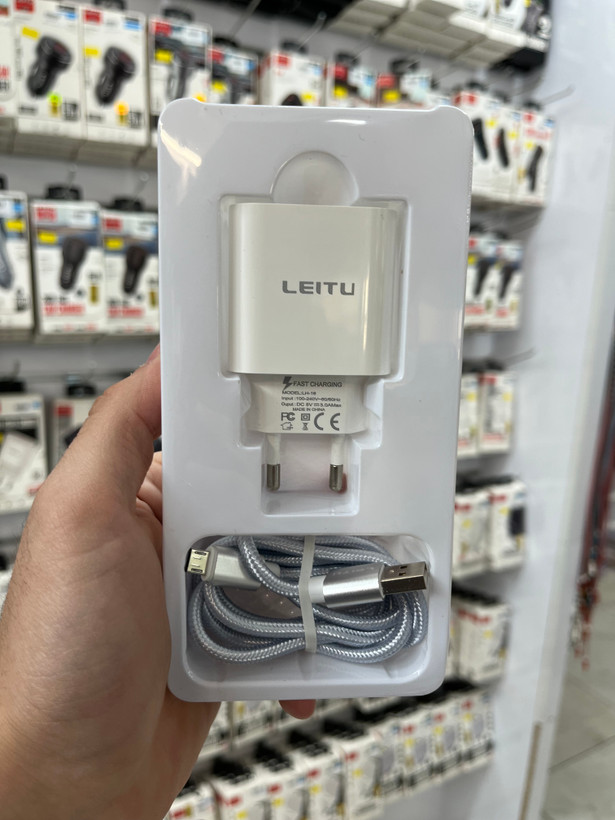 شارژر دیواری لیتو مدل LH-16 به همراه کابل Micro USB