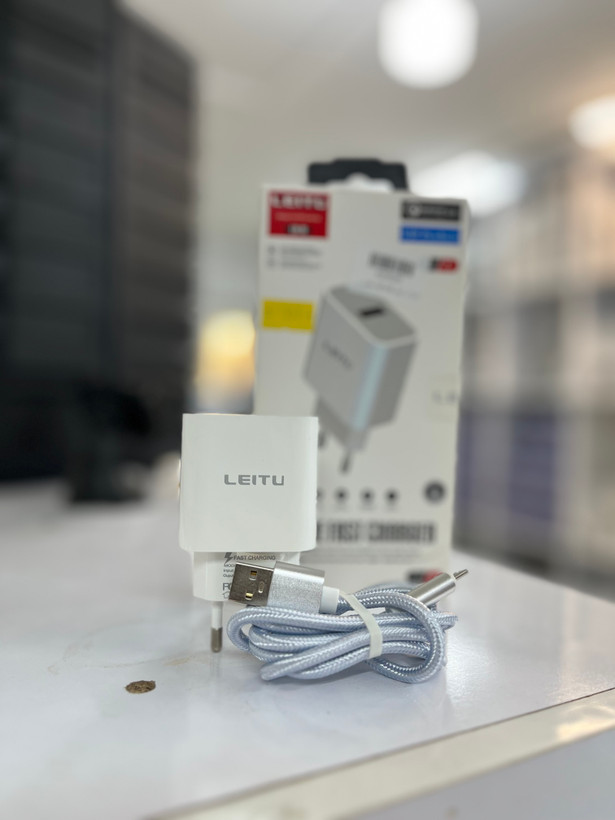 شارژر دیواری لیتو مدل LH-16 به همراه کابل Micro USB