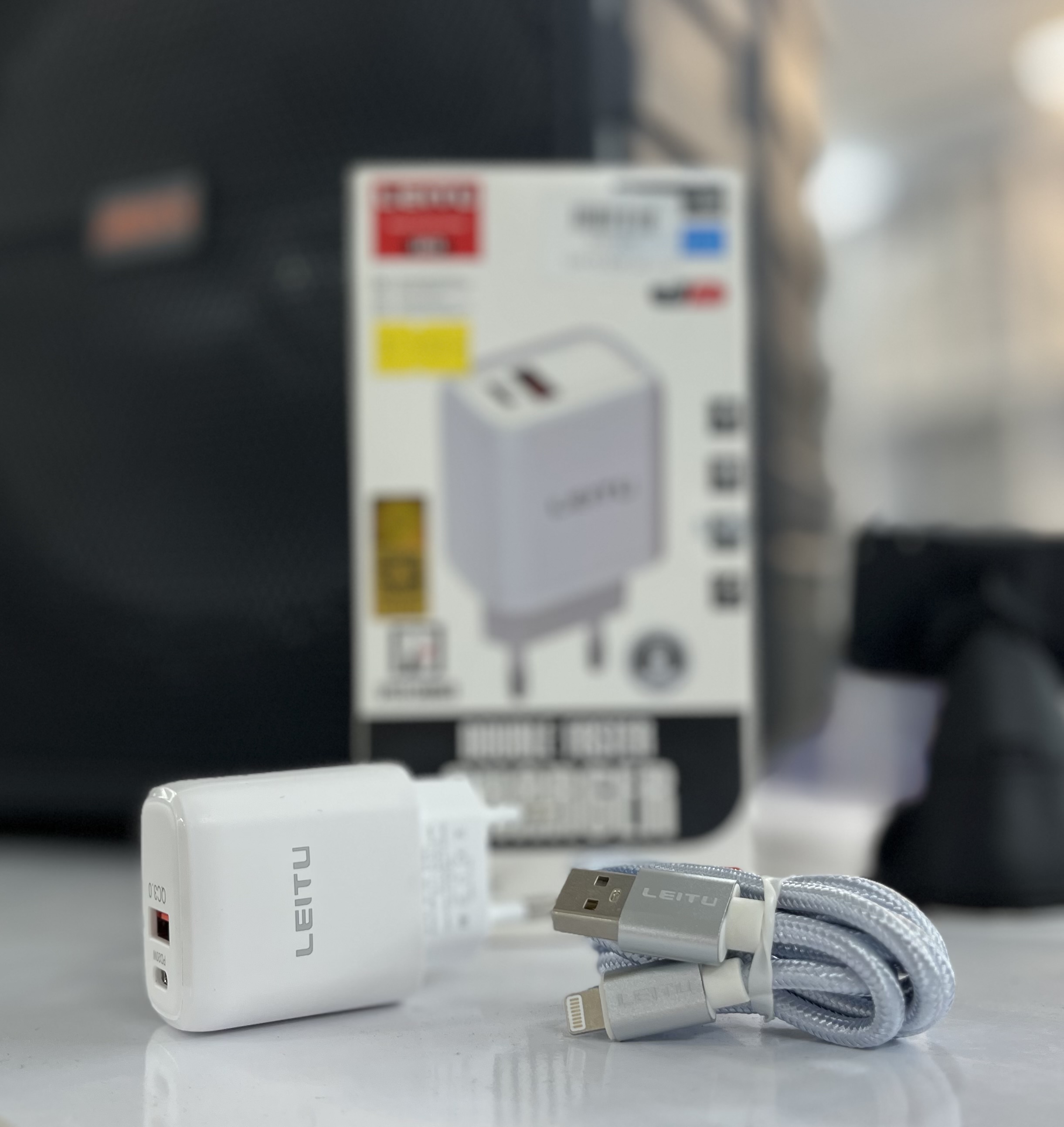 شارژر ۲۰ وات لیتو مدل LH-13 iOS مناسب آیفون